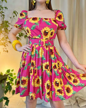 Cargar imagen en el visor de la galería, Vestido rosa girasoles
