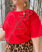 Cargar imagen en el visor de la galería, Playera roja flor
