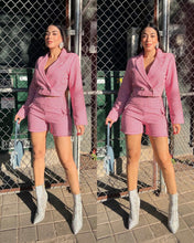 Cargar imagen en el visor de la galería, Set Blazer crop &amp; short rosa
