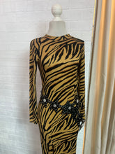 Cargar imagen en el visor de la galería, Vestido midi estampado zebra
