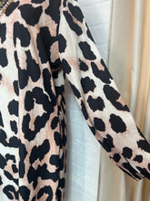 Cargar imagen en el visor de la galería, Vestido leopardo curvy
