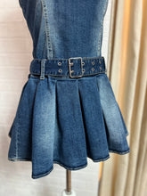 Cargar imagen en el visor de la galería, Vestido denim falda tableada
