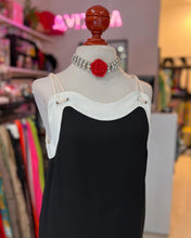 Cargar imagen en el visor de la galería, Vestido negro con blanco
