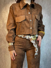 Cargar imagen en el visor de la galería, Chamarra gamuza cocoa
