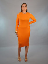 Cargar imagen en el visor de la galería, Vestido hilo naranja hombros descubiertos
