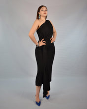 Cargar imagen en el visor de la galería, Vestido midi negro un hombro

