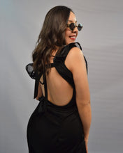 Cargar imagen en el visor de la galería, Vestido envolvente negro olan
