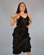 Cargar imagen en el visor de la galería, Vestido tirantes negro olanes

