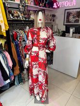 Cargar imagen en el visor de la galería, Maxi vestido estampado rojo blanco
