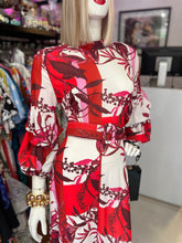 Cargar imagen en el visor de la galería, Maxi vestido estampado rojo blanco
