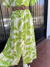 Cargar imagen en el visor de la galería, Vestido camisero estampado verde &amp; blanco
