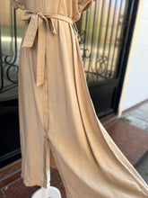 Cargar imagen en el visor de la galería, Vestido camisero camel
