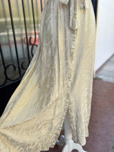 Cargar imagen en el visor de la galería, Maxi vestido estampado dorado
