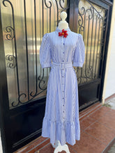 Cargar imagen en el visor de la galería, Maxi vestido rayas azul con blanco
