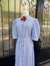 Cargar imagen en el visor de la galería, Maxi vestido rayas azul con blanco
