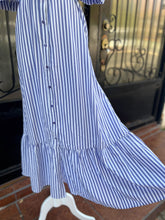 Cargar imagen en el visor de la galería, Maxi vestido rayas azul con blanco
