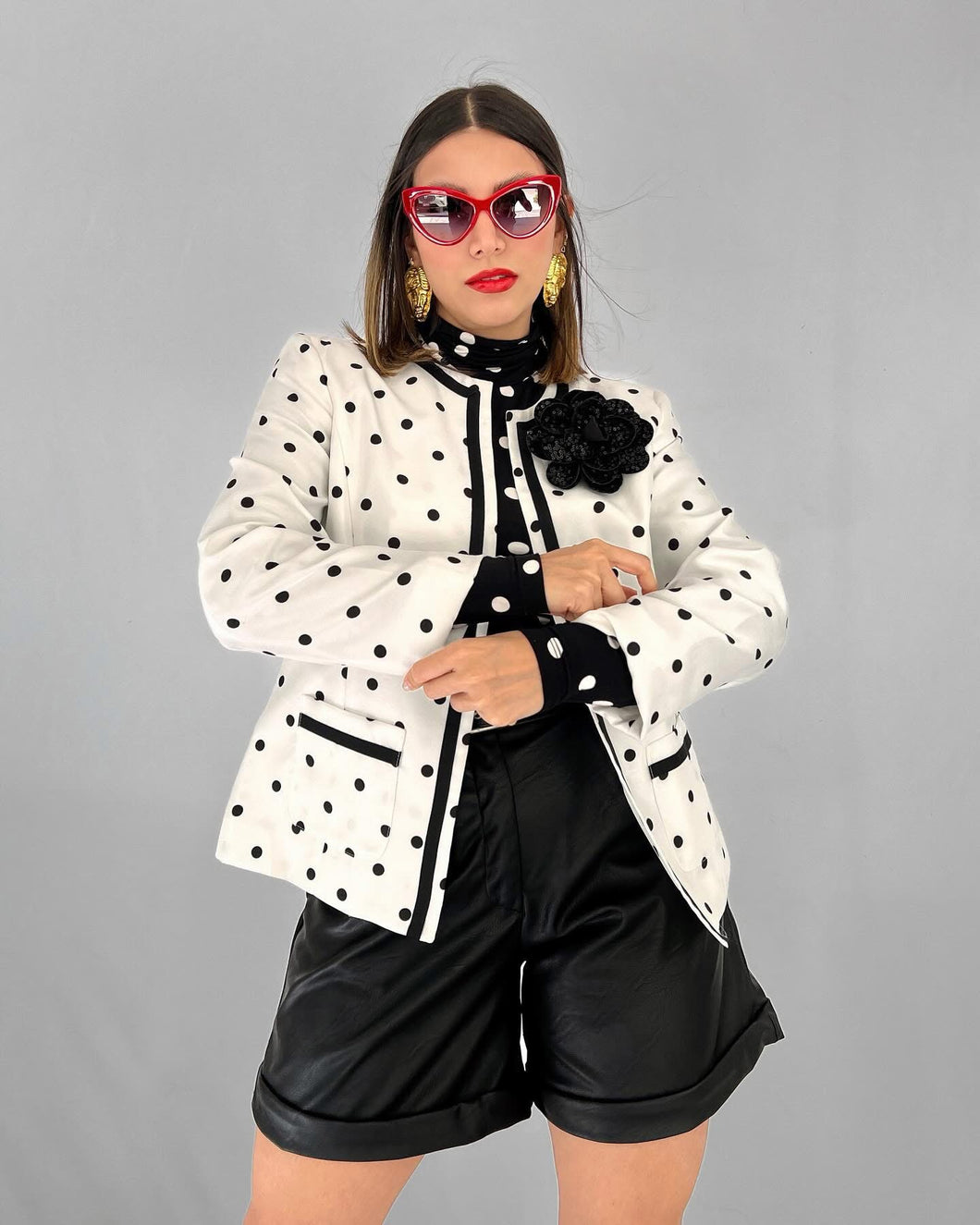 Blazer blanco lunares negros