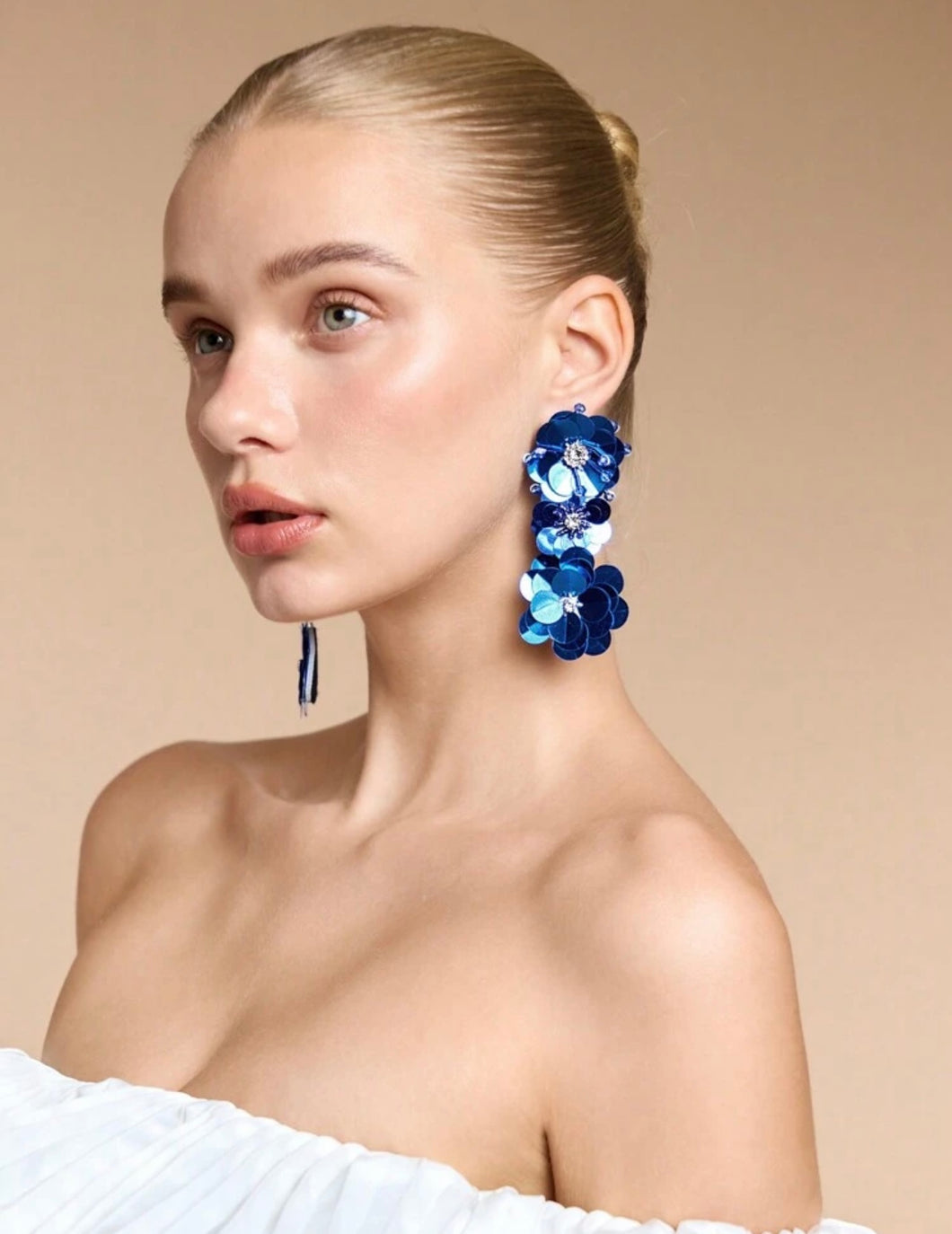 Aretes flores lentejuela azul