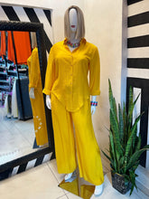 Cargar imagen en el visor de la galería, Set camisa &amp; pantalón amarillo
