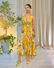 Cargar imagen en el visor de la galería, Maxi vestido amarillo envolvente
