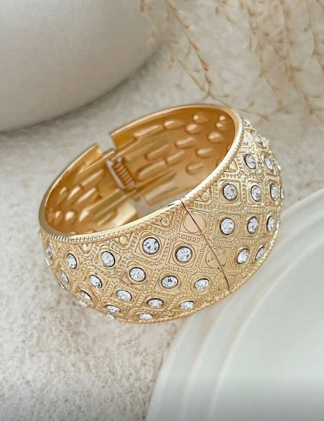 Brazalette dorado con cristales