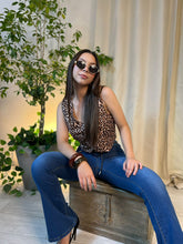Cargar imagen en el visor de la galería, Chaleco leopardo
