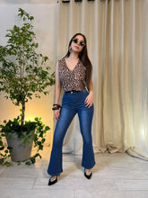 Cargar imagen en el visor de la galería, Chaleco leopardo
