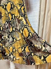 Cargar imagen en el visor de la galería, Falda plisada vibora
