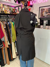 Cargar imagen en el visor de la galería, Maxi chaleco negro
