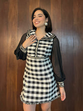 Cargar imagen en el visor de la galería, Vestido tweed mangas mesh
