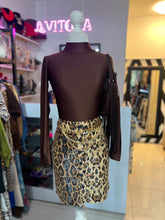 Cargar imagen en el visor de la galería, Falda lentejuela animal print
