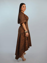 Cargar imagen en el visor de la galería, Vestido envolvente leopardo
