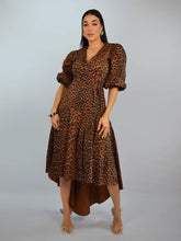 Cargar imagen en el visor de la galería, Vestido envolvente leopardo
